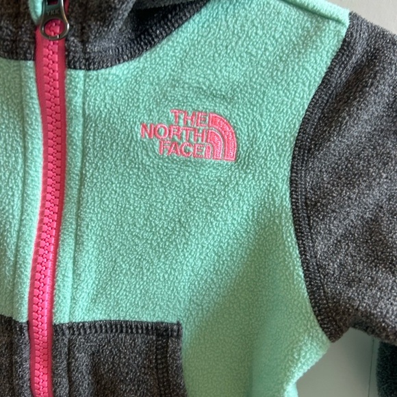 The north face infant jacket size 6-12 months - Picture 2 of 4
